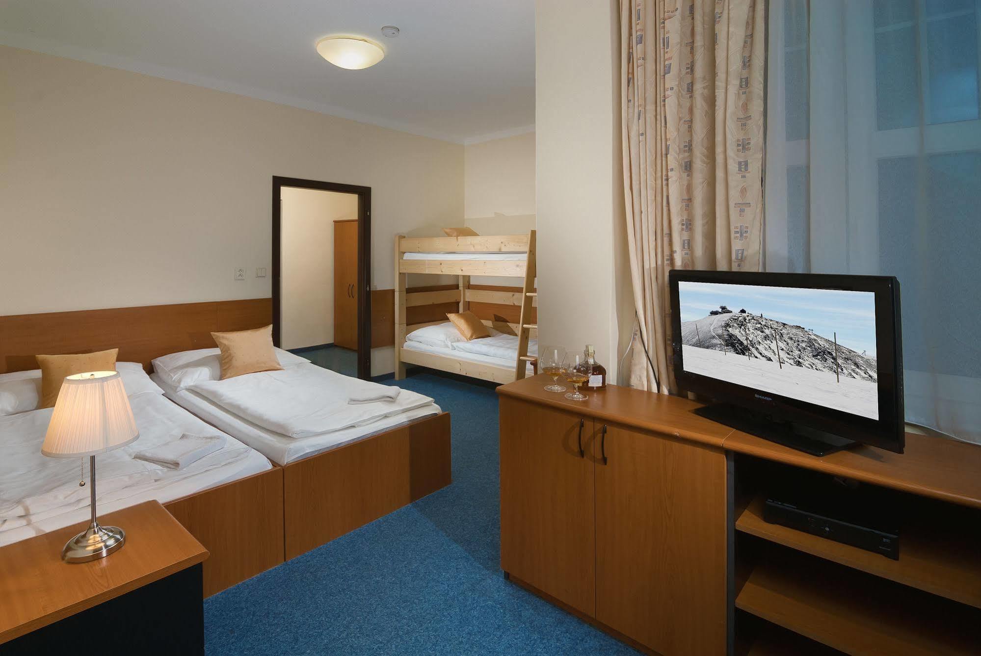 Hotel Lyzarska Bouda Domovina à Špindlerŭv Mlýn Extérieur photo