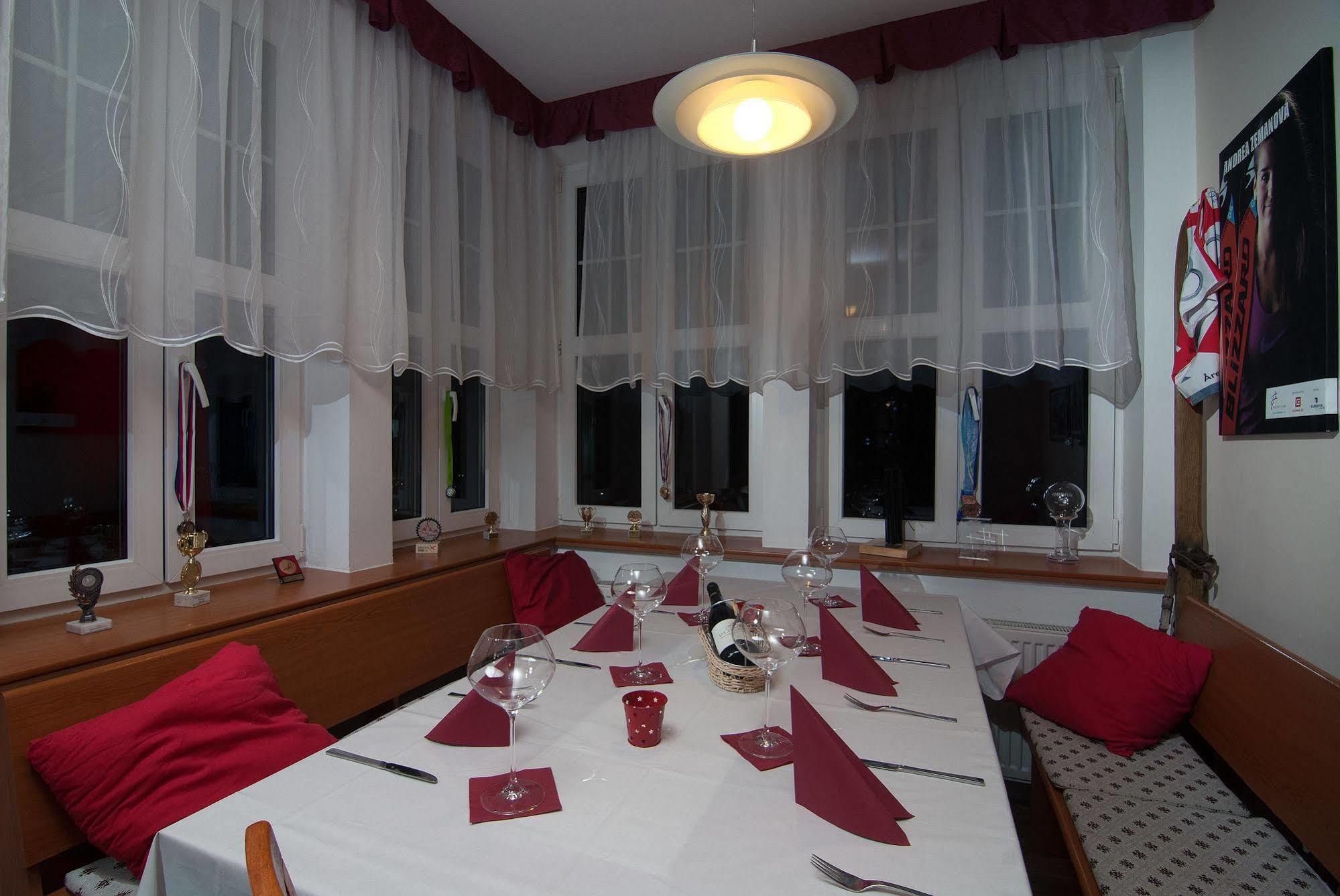 Hotel Lyzarska Bouda Domovina à Špindlerŭv Mlýn Extérieur photo